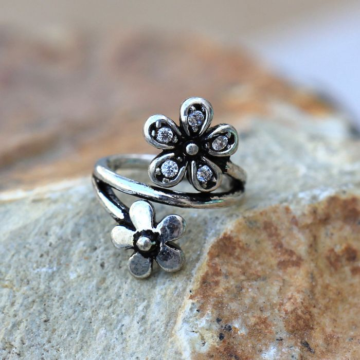 Twist Style Floral Seamless Cartilage Hoop Earring  
