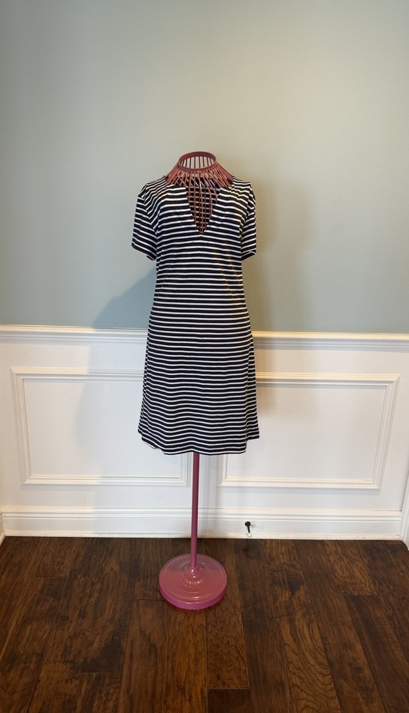 Women’s Dress Vineyard Vines Size Small. Navy Blue/White Stripe. Sankaty dress