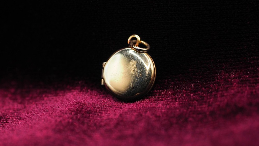 Vintage - 1/20 12kt Gold Filled - Round Minatare Locket - Pendant/ Charm