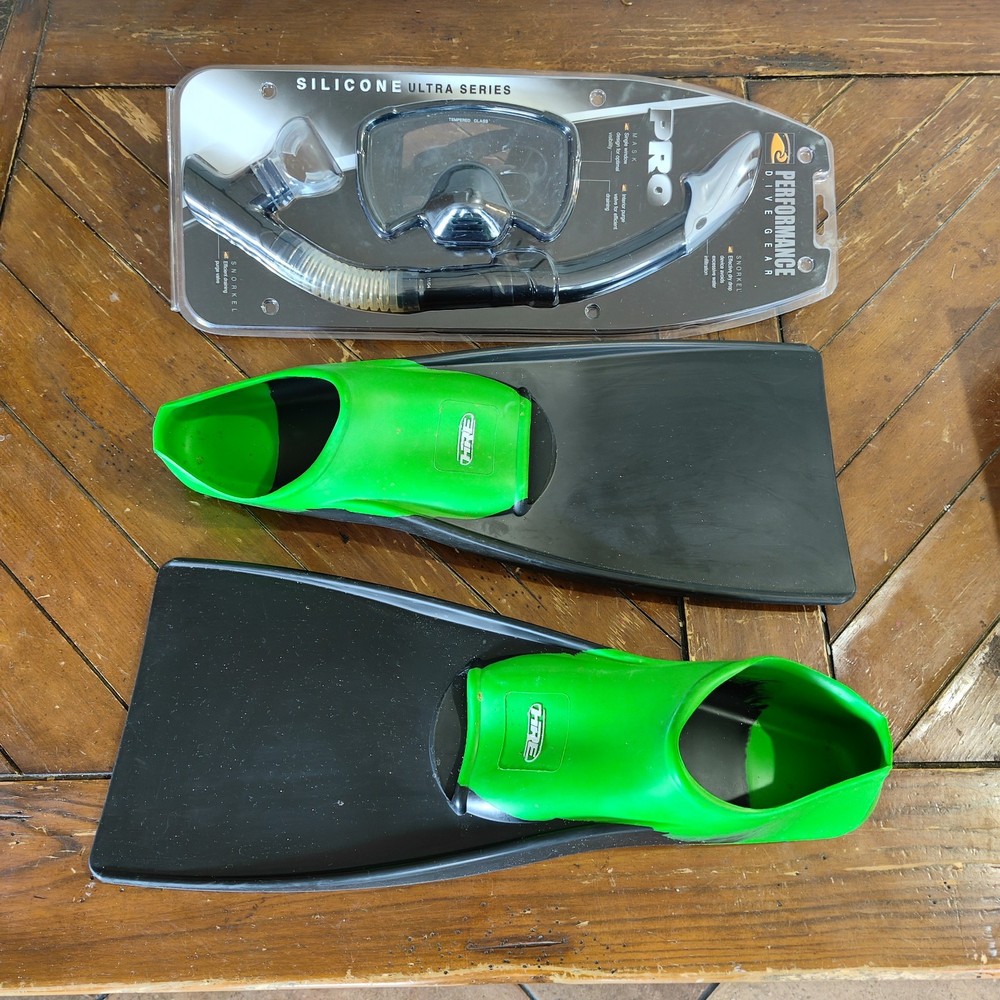 Snorkel Dive Gear Set New Goggles & Tube Used Flippers 10.5-11