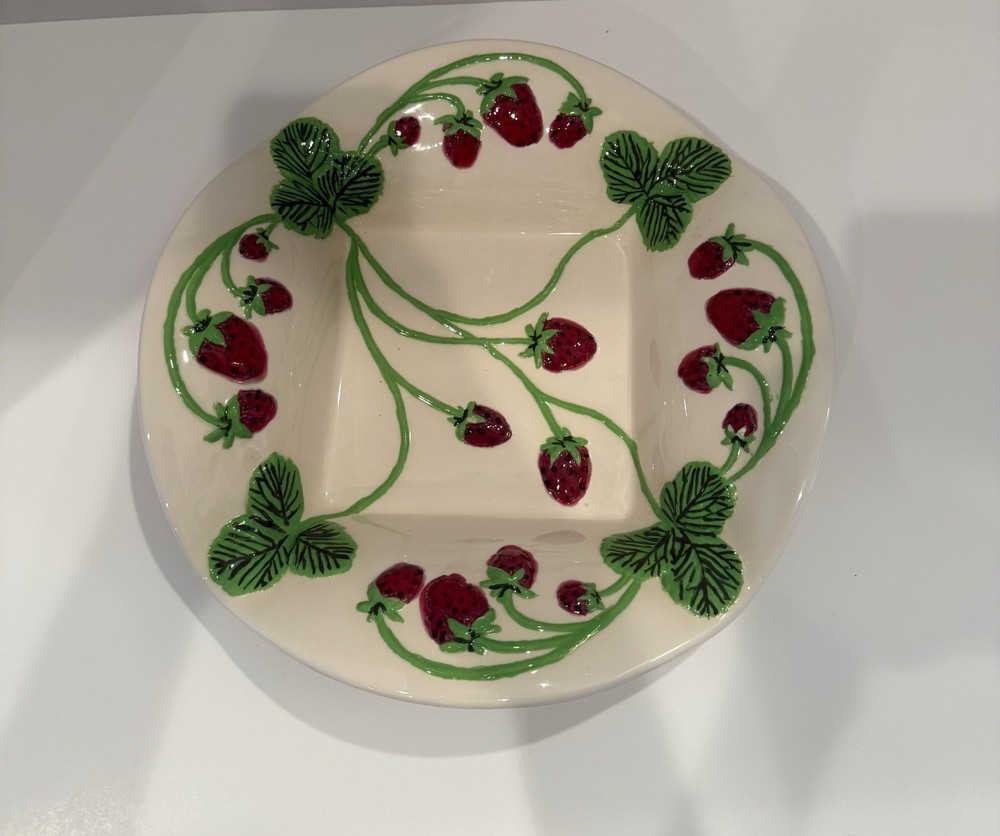 RARE vintage Holland Mold Company Handpainted Strawberry large serving bowl