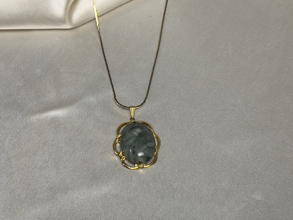Vintage Gold Tone Pendant Necklace – Green Marbled Stone with Extra Long Layerin
