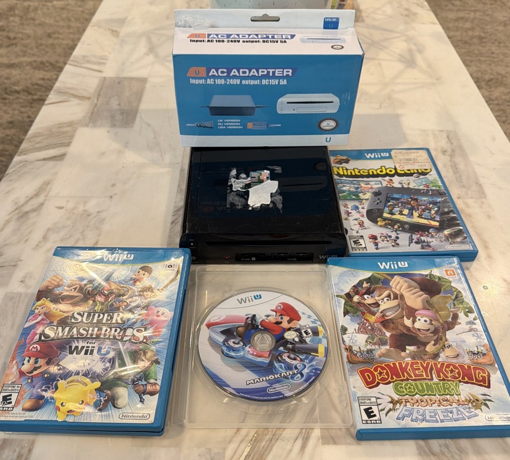 Nintendo Wii U 32GB Black Console WUP101 Mario Kart 8 Super Smash Bros Kong Game