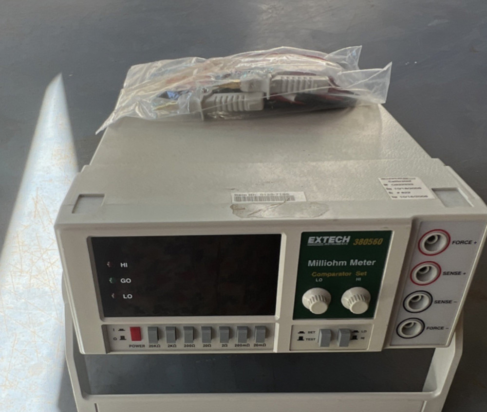Extech Milliohm Meter 380560 with Test Leads