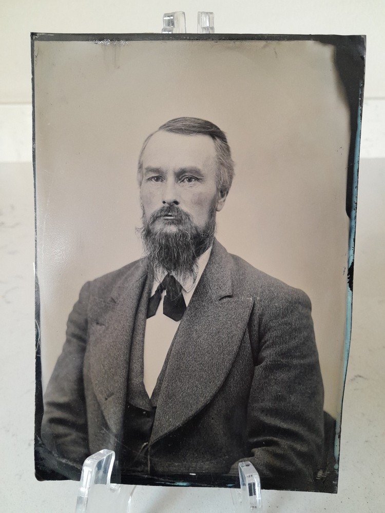 Antique Civil War Era Tintype Photo Handsome Man With Suit And Beard