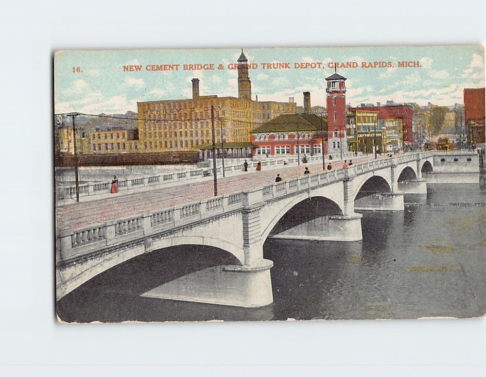 Postcard Cement Bridge & Grand Trunk Depot Grand Rapids Michigan USA