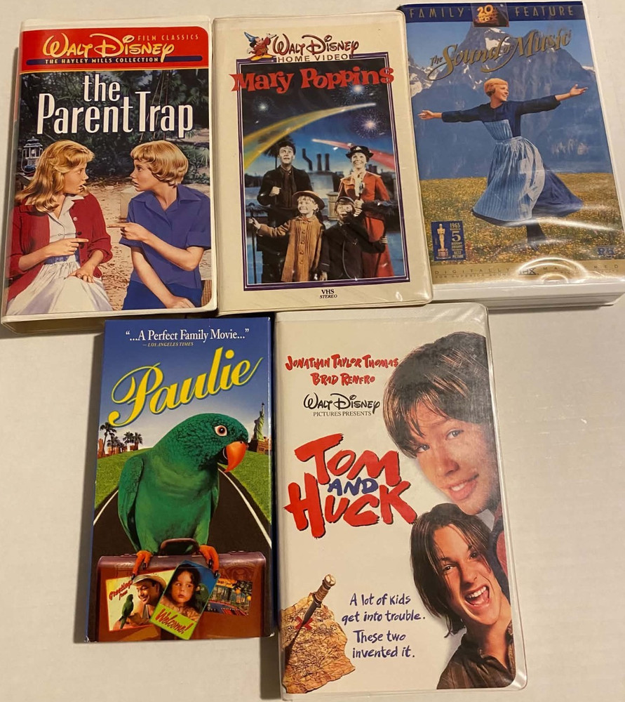 Walt Disney Home Video Mary Poppins VHS Clamshell + 4 More. (Lot of 5 total)