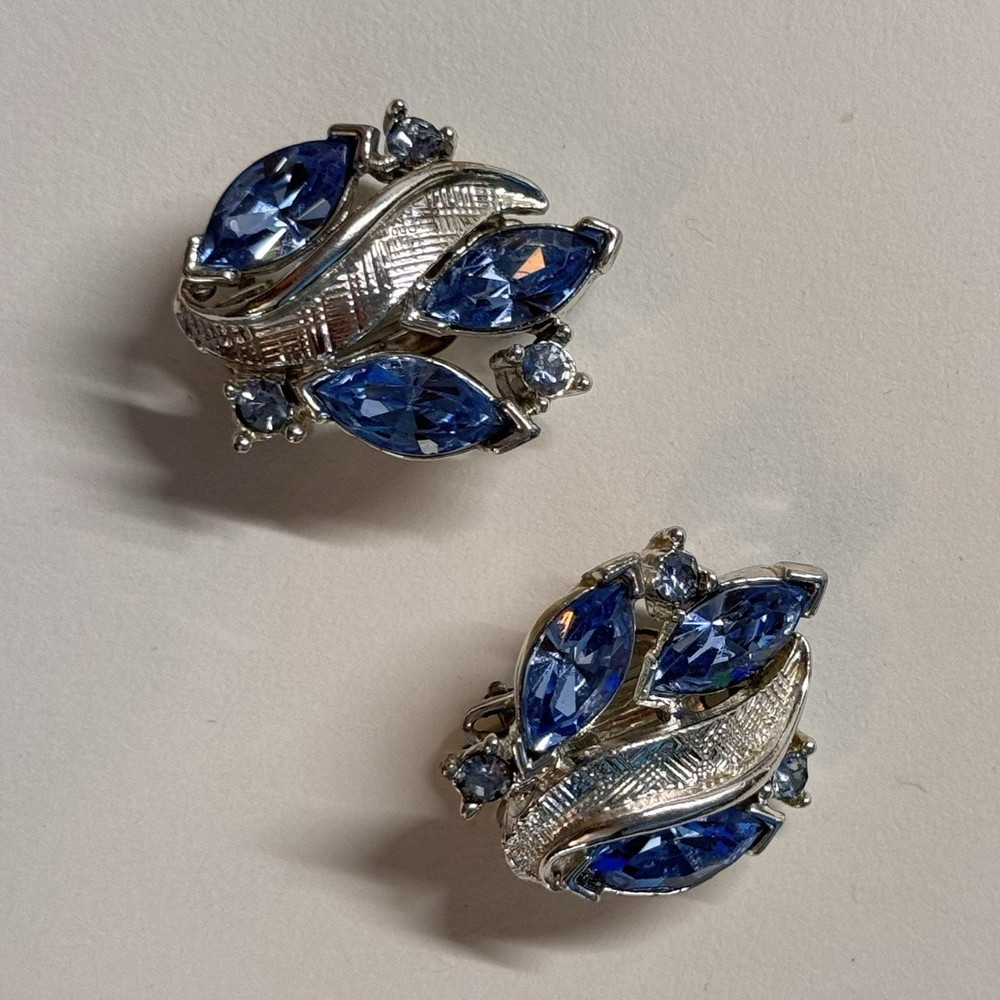 Lisner Vintage Blue Glass Marquise Leaf Cluster Clip-On Earrings Silver Tone