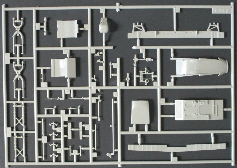 1/48 Scale Accurate Miniatures IL-2 Stormovik Kit 3408 Parts Tree D-image