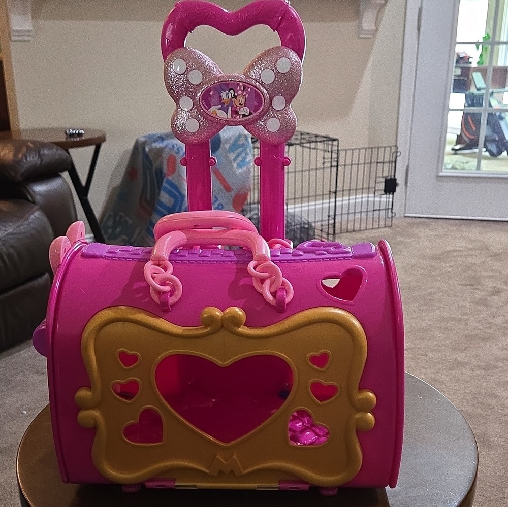 Disney Minnie Mouse Rolling Pink Plastic Pet Carrier Playset Case Handle Heart