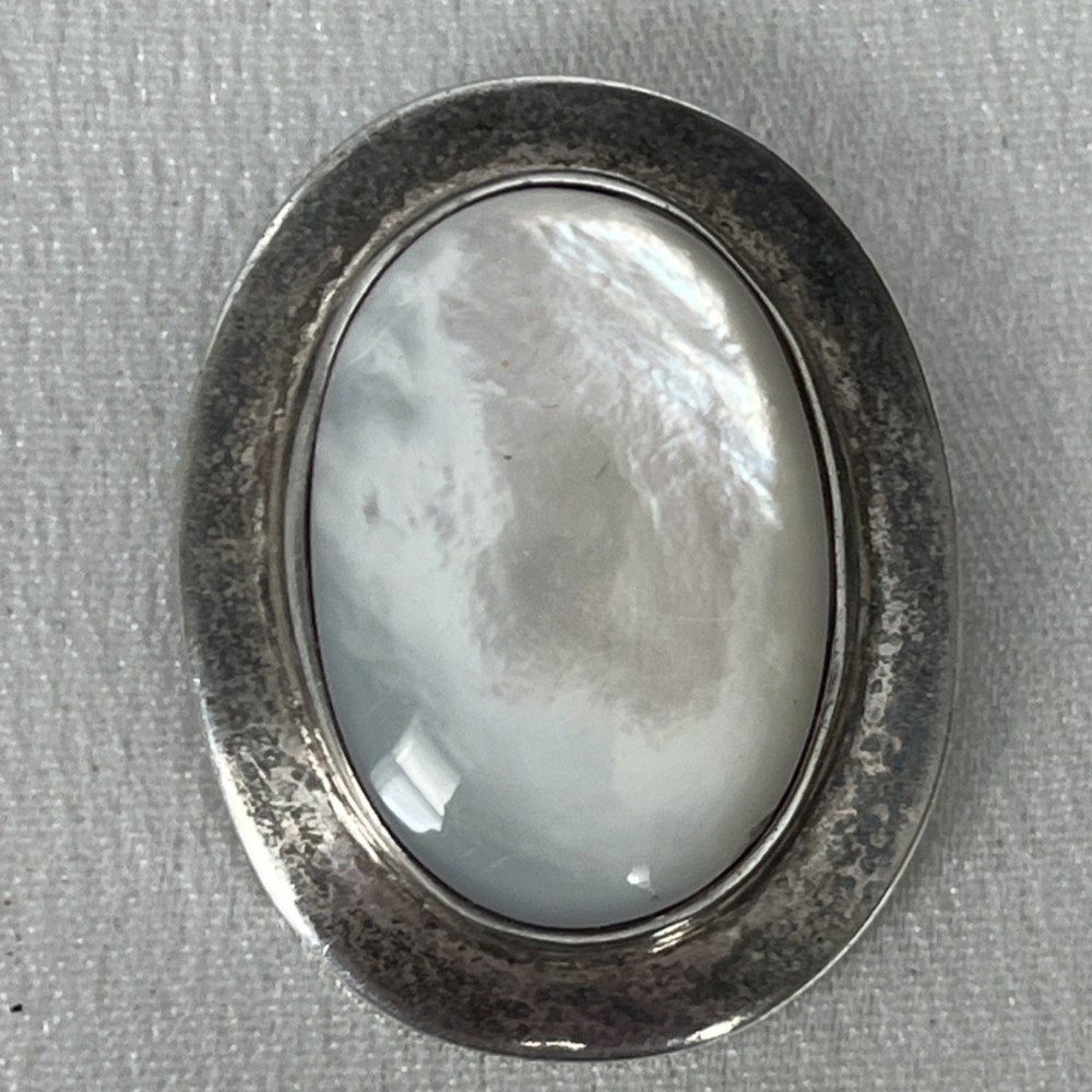 Antique Mother of Pearl Oval brooch/necklace 925 Silver