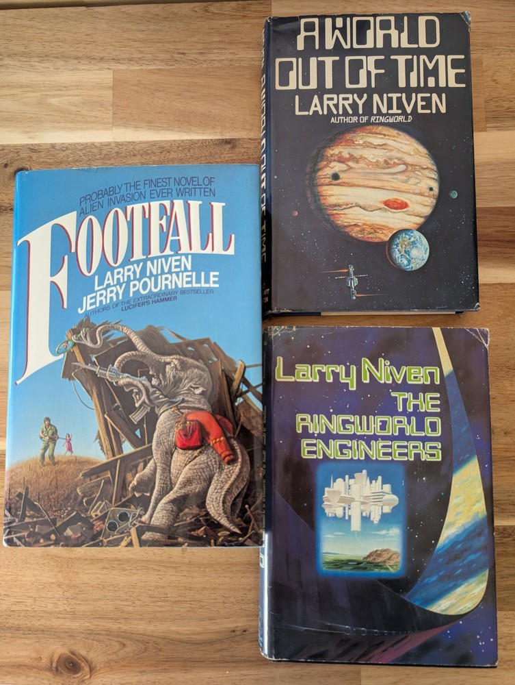 Lot of 3 Larry Niven book: Footfall&A World Out of Time&The Ringworld Engineers