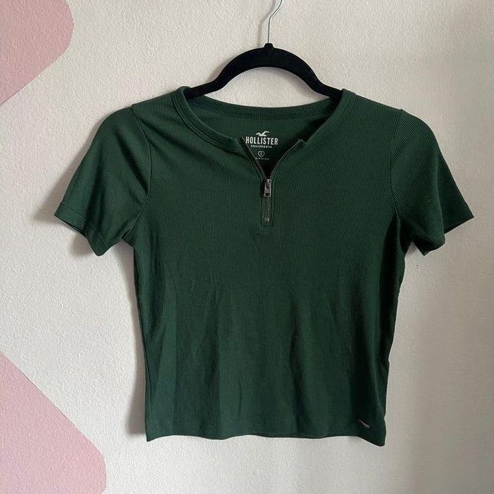 Y2K Hollister Baby Tee, Size Small, Bella Swan,Vampire Diaries,Twilight