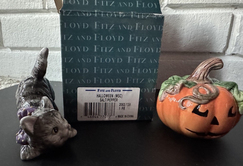 Fitz and Floyd Halloween Ceramic Hand Painted Cat & Pumpkin Salt Pepper 2pc