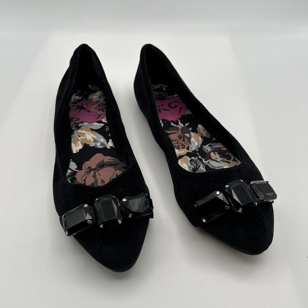 Black Velvet Flats with Jeweled “Bow” Accents, Women’s Size 7 M