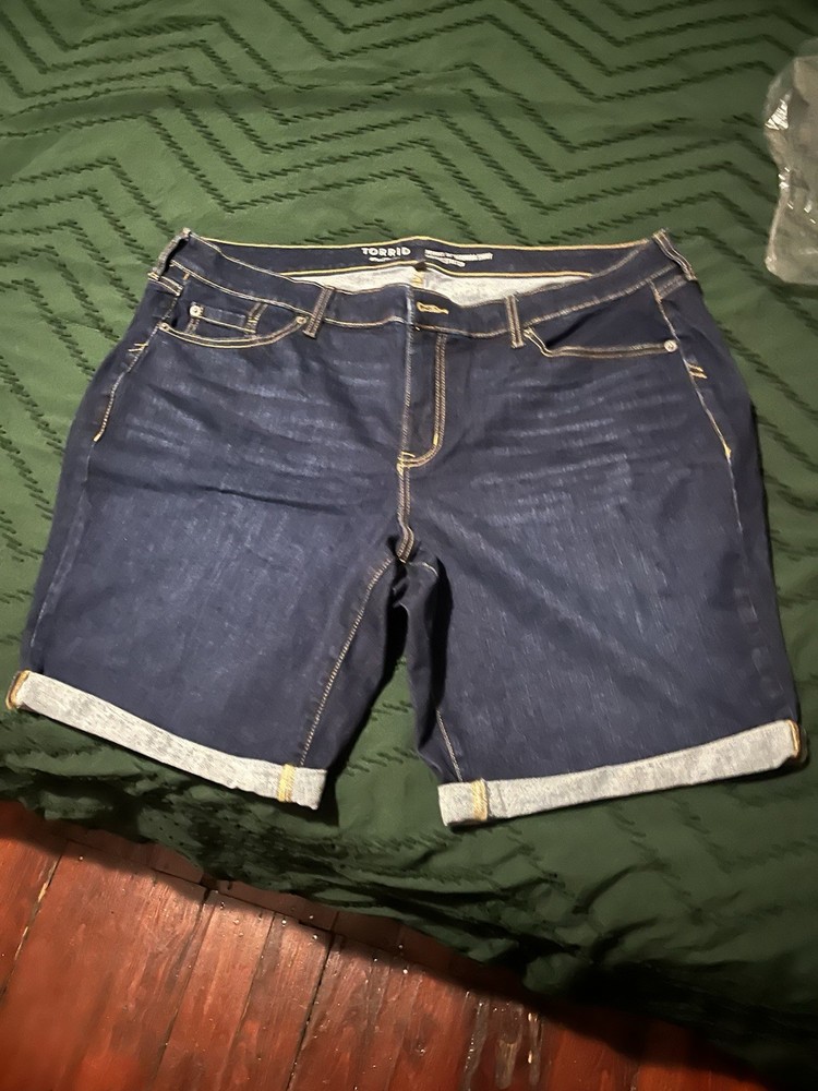 Torrid Women's Denim Bermuda Shorts Size 22