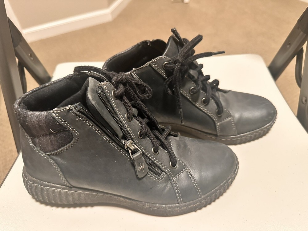 Clarks Womens Caroline Park Black Ankle Boots Size 7.5