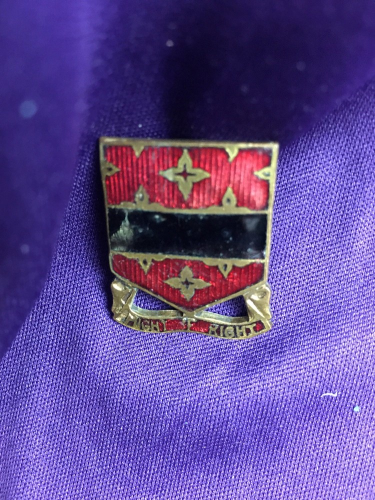 Antique Might If Right Military Pin 0182 Field Artillery Unit Crest PREOWNED OLD