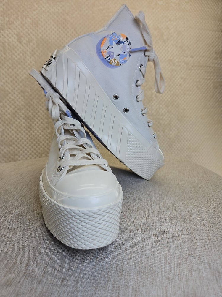 Converse All star Platform Lift 2X Trainers We Are Strong Together Sz 8 Pre-love