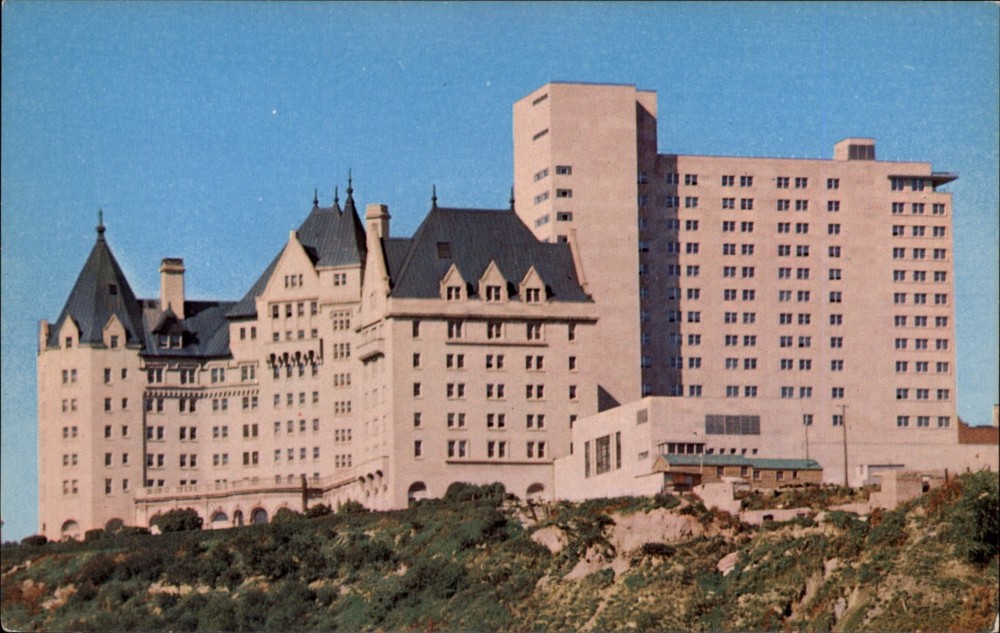 Macdonald Hotel Edmonton Alberta vintage postcard s171