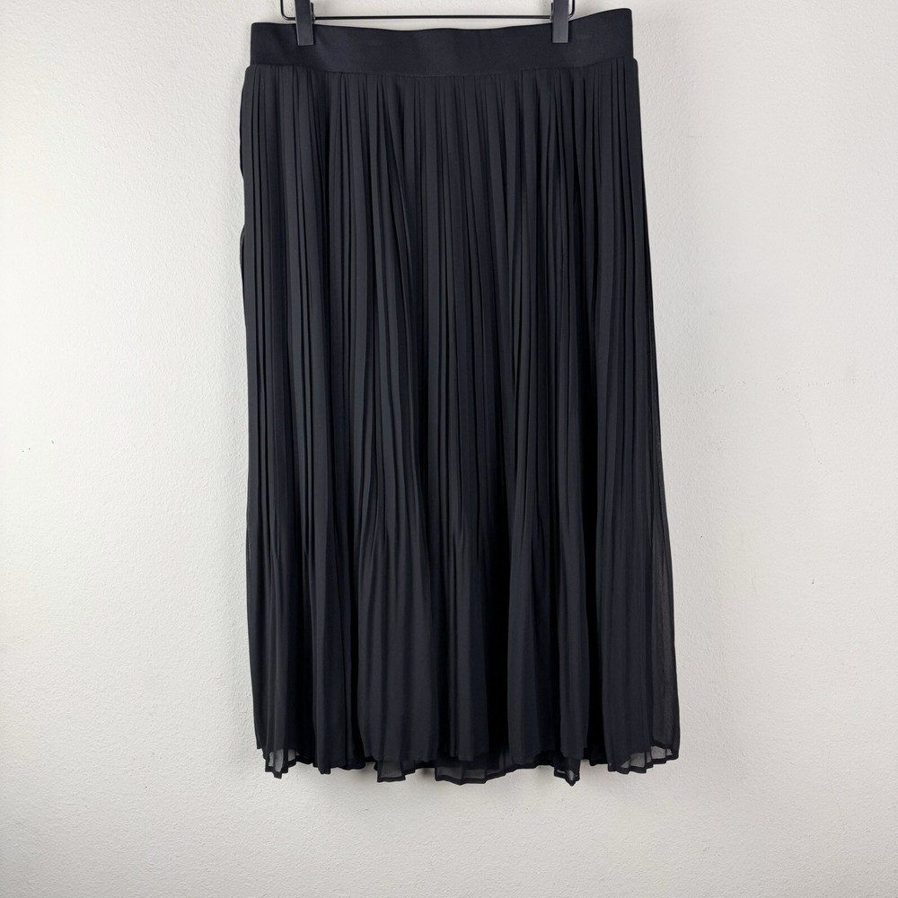 Torrid Women's Lined Pleated Midi Skirt Size 1 Black