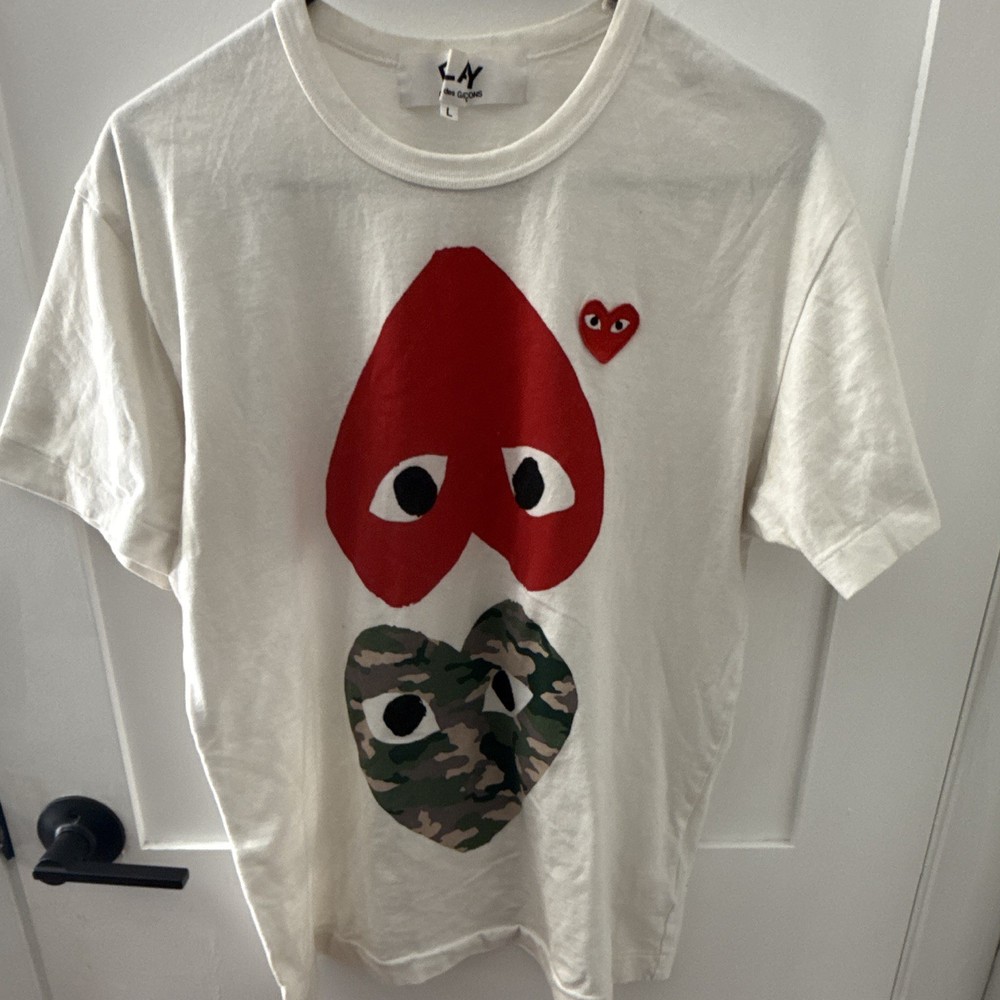 Comme des Garçons Play Men's White Crew Neck Heart Graphic T-Shirt Size M
