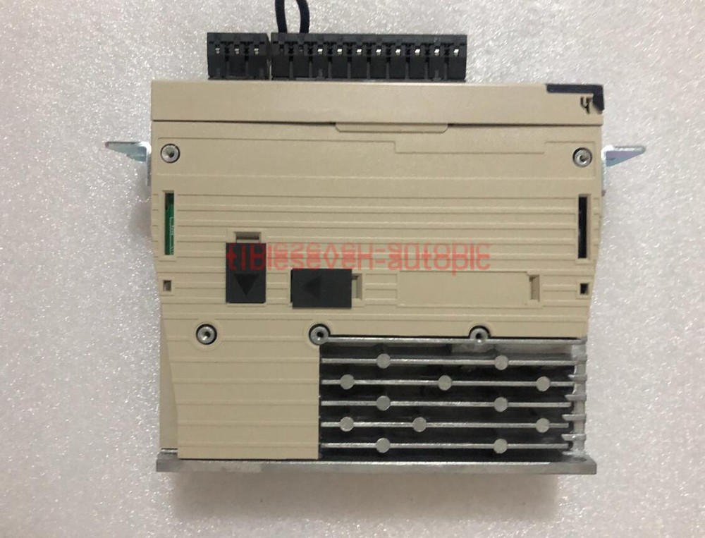 one Used Yaskawa Servo Drive SGDV-R70A11A001000 Tested