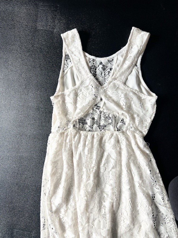 H&M Lace Long Dress Size S. Perfect for the beach or summer vacations.