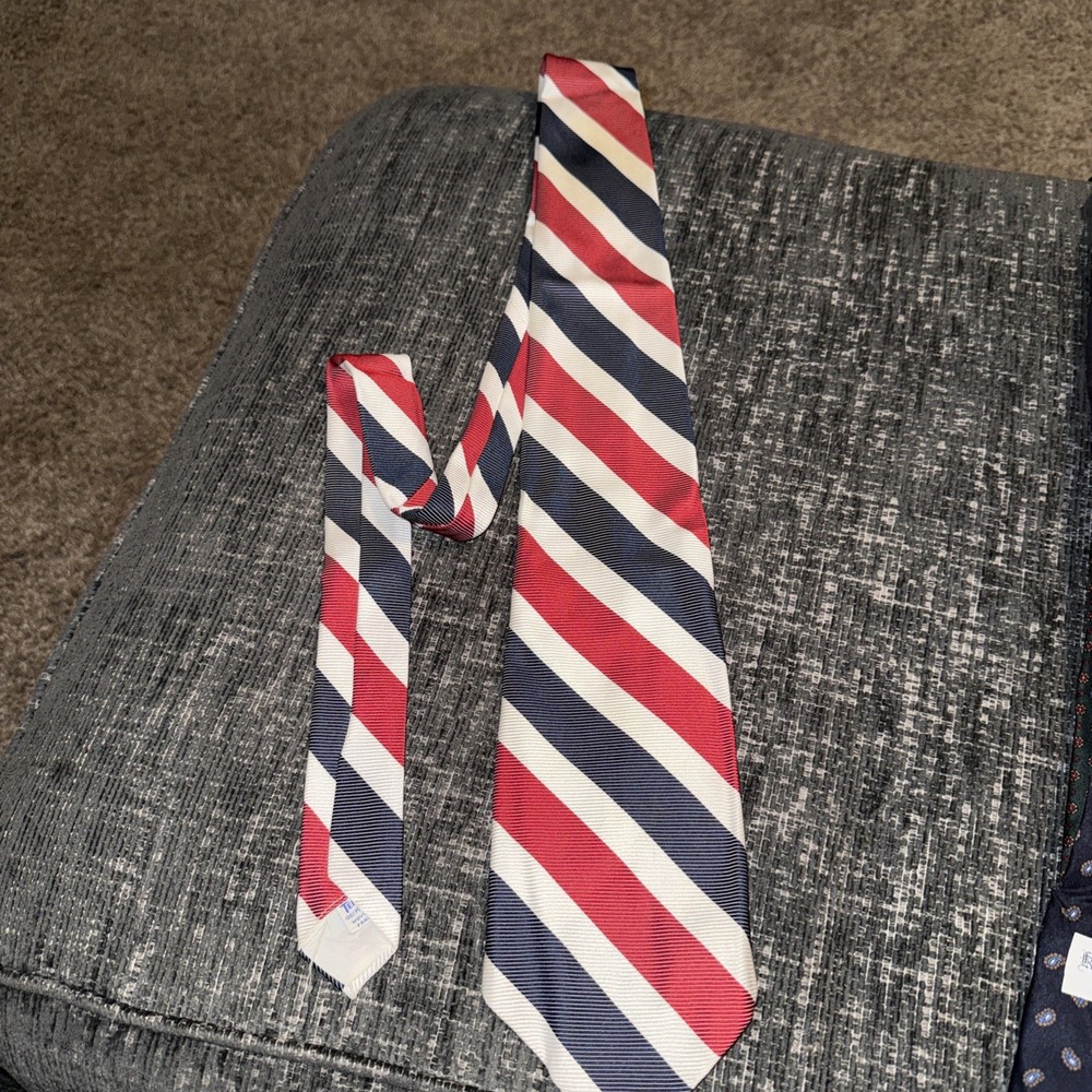 Men's Guardsman Neck Tie: Blue, Red, White Stripe