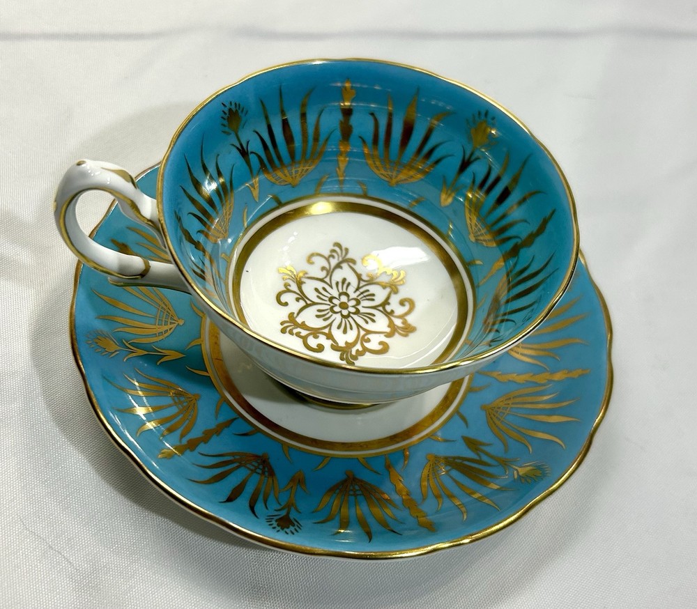 Grosvenor Bone China Teacup & Saucer; Blue w/ Gold; Vintage Excellent Condition