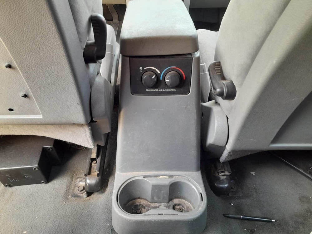 Used A/C Selector Switch for 2006 Dodge Durango Rear Control in Grade A Condition