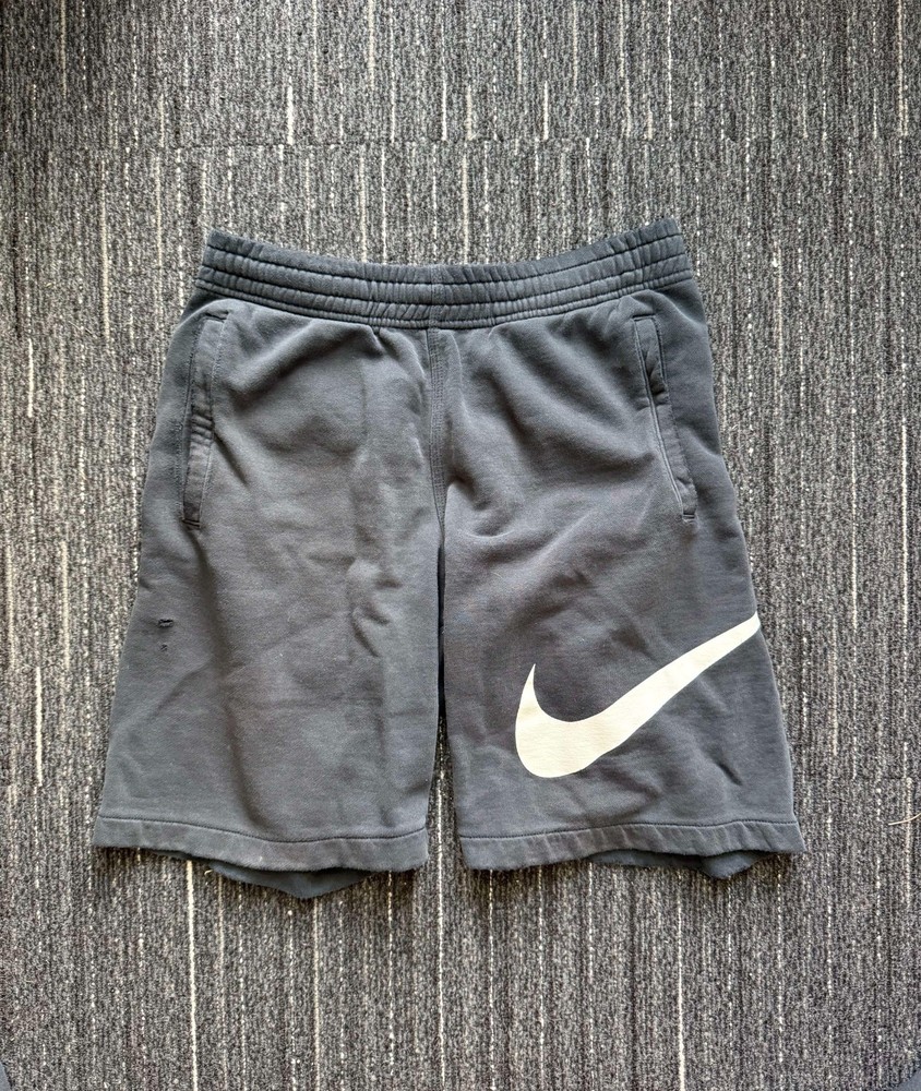 Nike Sportswear Club Men's Graphic Shorts - Black/White/Small