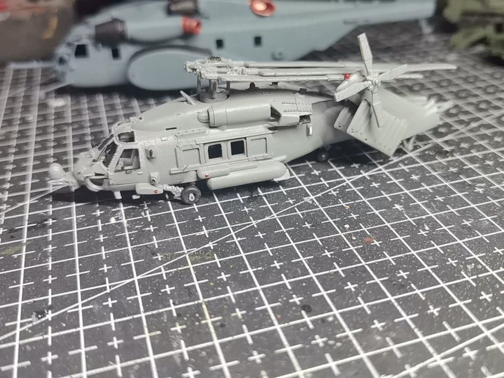 1/144 US HH-60H Shipborne Rescue Helicopter Retracted Version Finished Model