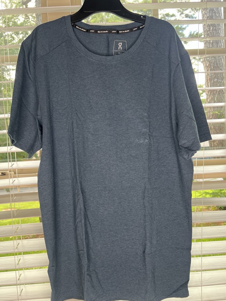 On Cloud Running FOCUS-T - Blue - Men’s T-Shirt -  Size LARGE