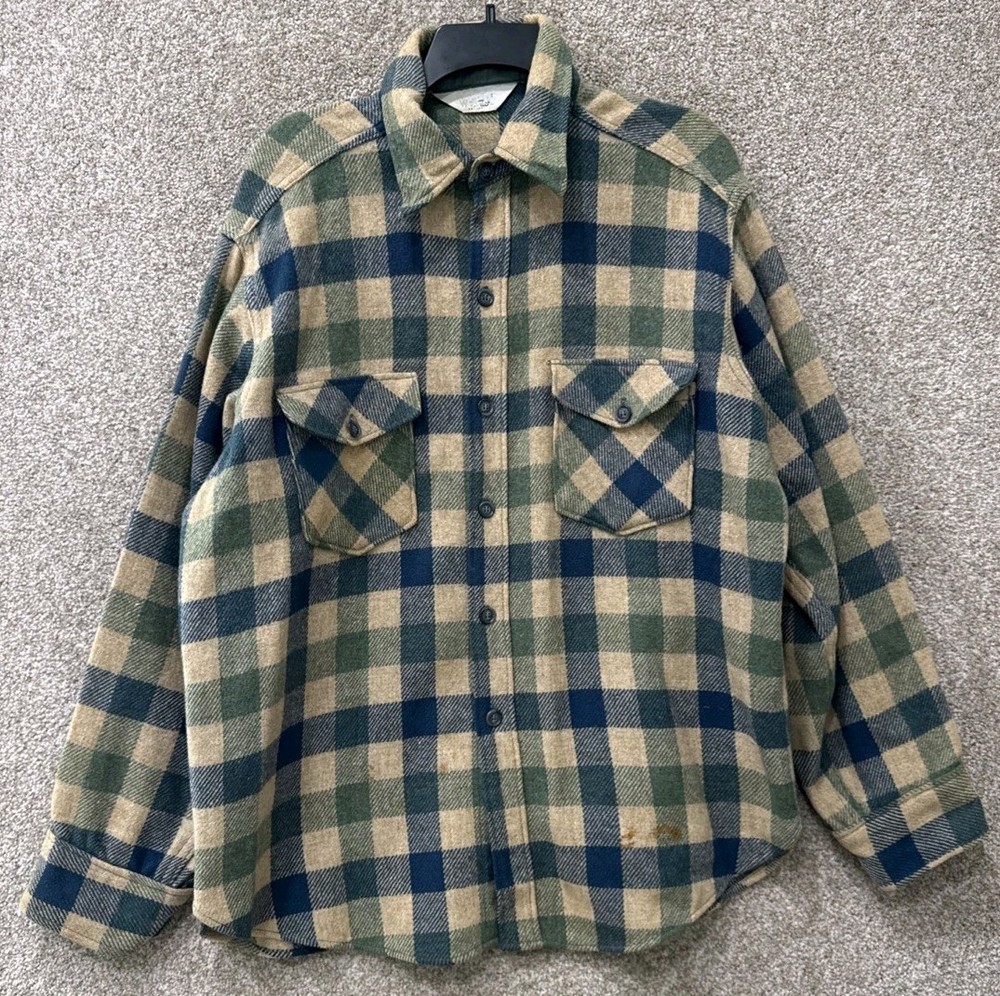 Vintage Woolrich Mens Size XL Heavy Wool Plaid Long Sleeve Button Up Shirt USA