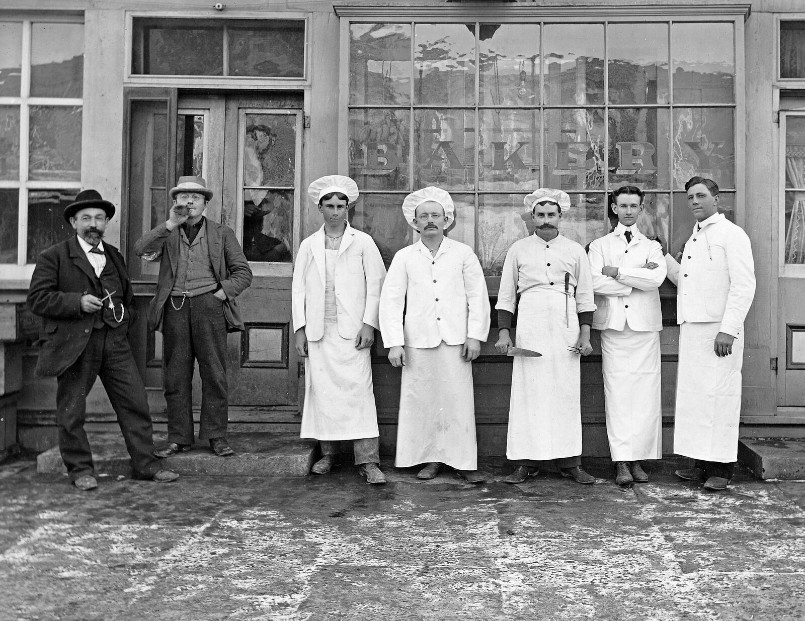 1900 Bakers in Front of Frey's Bakery, Kansas Old Photo 8.5