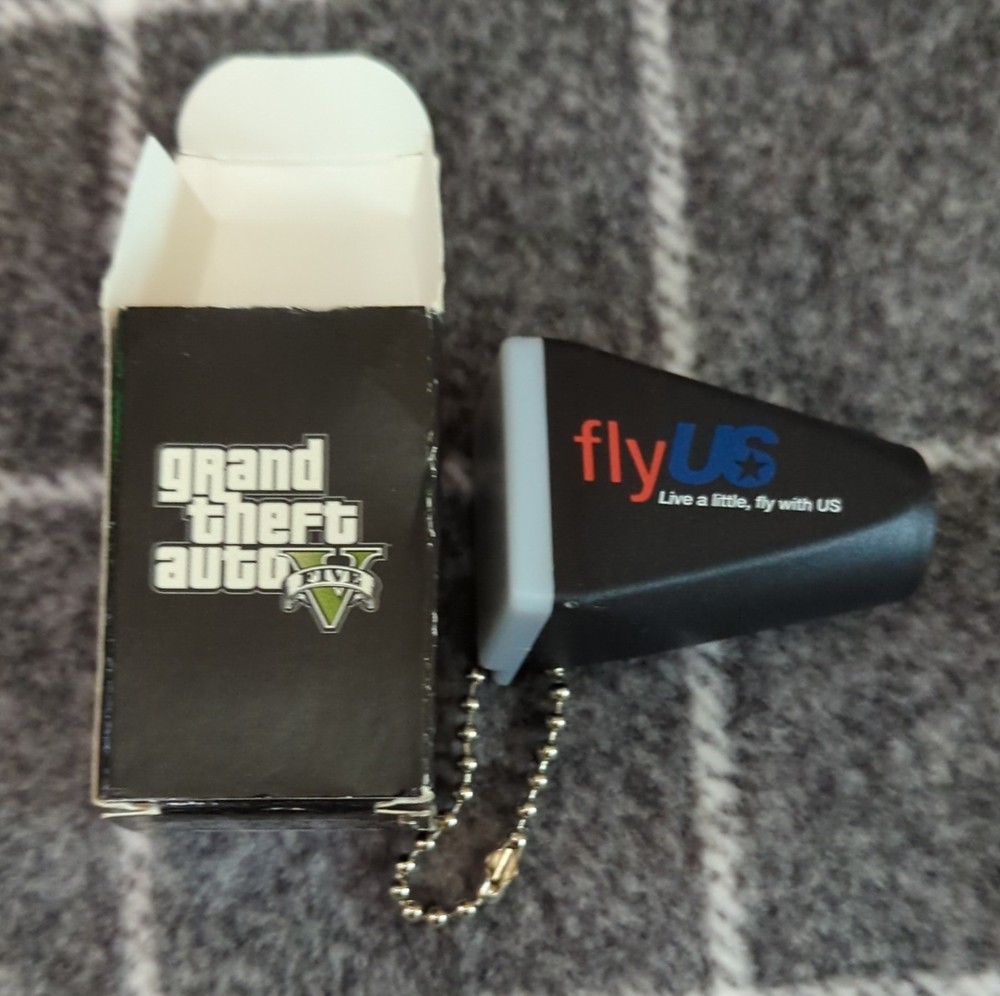 Rockstar Grand Theft Auto V promo flyUS Key Chain