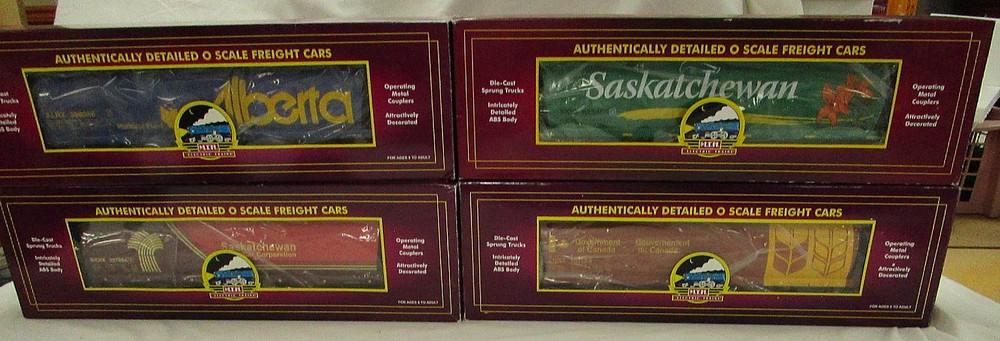 O Scale MTH 100 ton covered Hoppers Lot of 4  various road names--LN  Lot#1