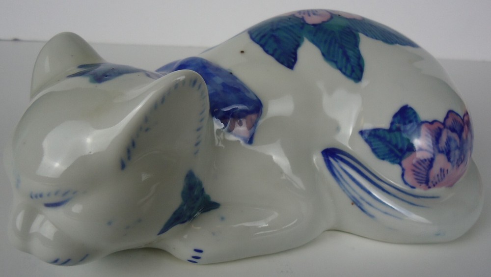 Asian Ceramic Sleeping Cat Statue 8x4 Inch Hand-Painted Floral Decor