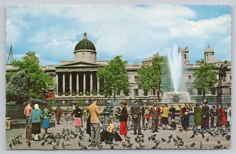 London England, Trafalgar Square and National Gallery Fountain, Vintage Postcard