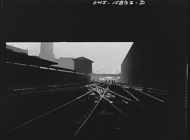 Photo:Chicago Illinois 1900s Railroad Tracks Leading Into Station