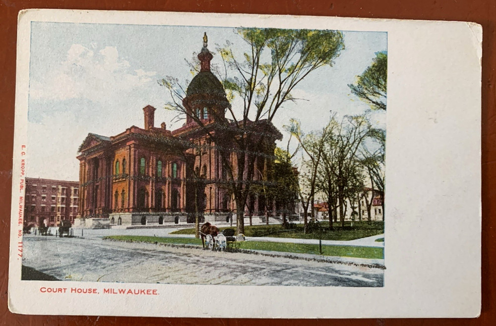 OLD MILWAUKEE COUNTY COURT HOUSE, MILWAUKEE WIS Glittered Postcard c1917