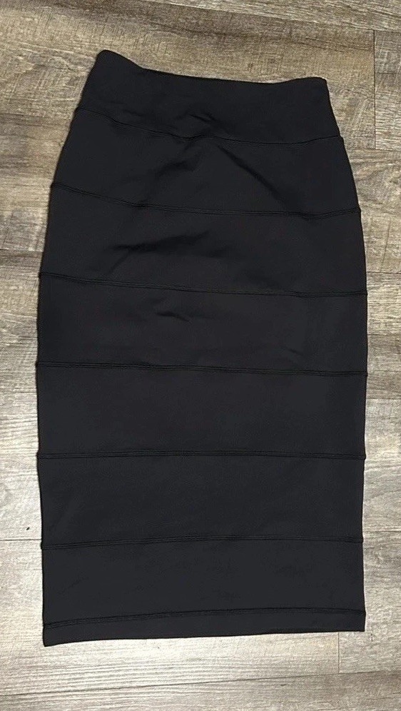 Lululemon Yoga Over Skirt Black Midi Stretch Bodycon Size 6