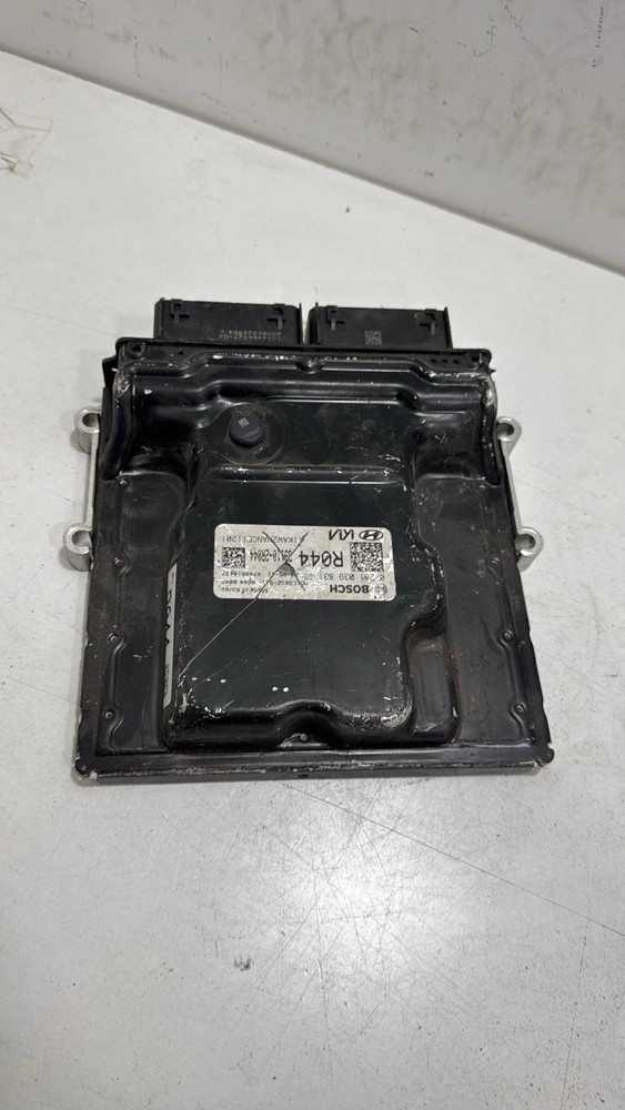 Kia Carnival 2020 2021 2022 OEM ECU Engine Control Unit 391102R044 R044