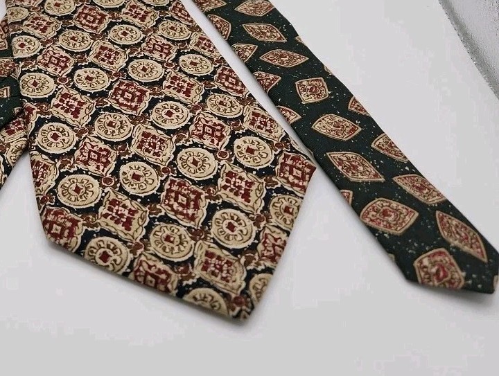 Tommy Hilfiger Mens Multicolor Tie 100% Italian Silk U.S.A. 58