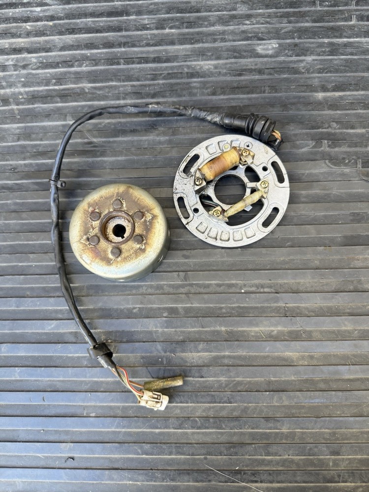 Yamaha YZ125 YZ 125 Stator Magneto Flywheel CDI Spark OEM GENUINE 1990 3SR Motor