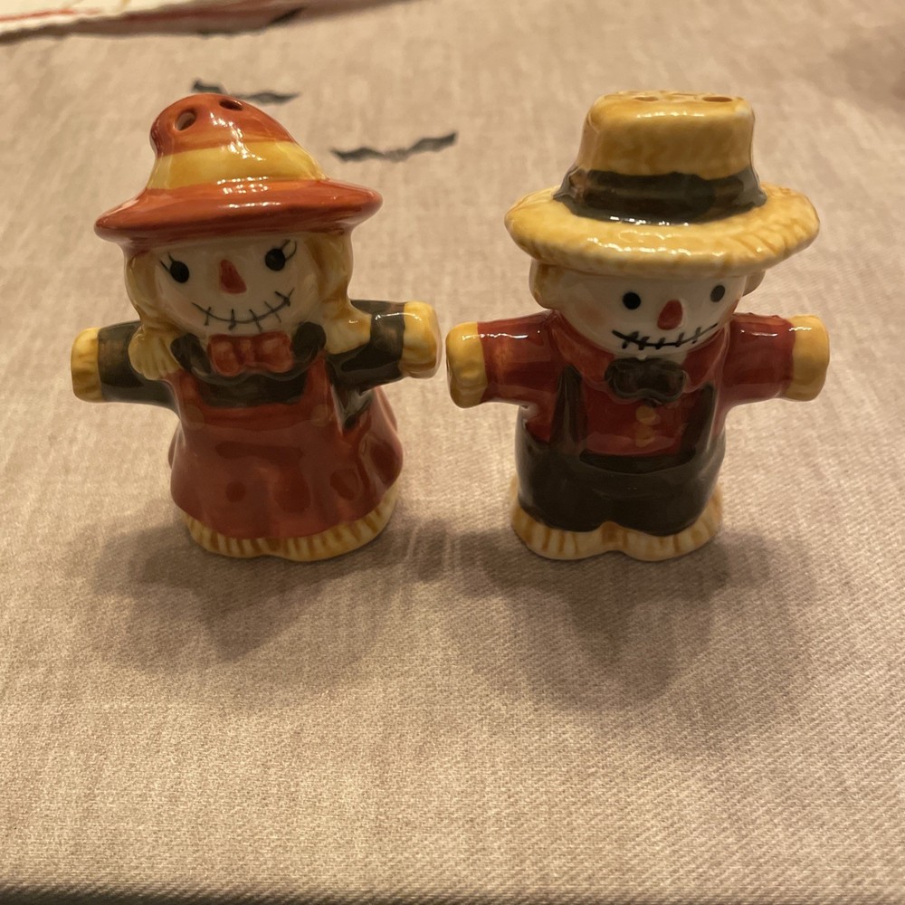 Cracker Barrel scarecrow salt and pepper shaker set 2025 new Harvest Fall?
