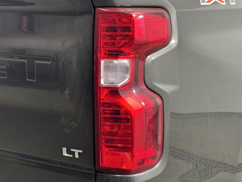 20-22 Silverado 1500 LED Passenger Tail Light with Box 2751961