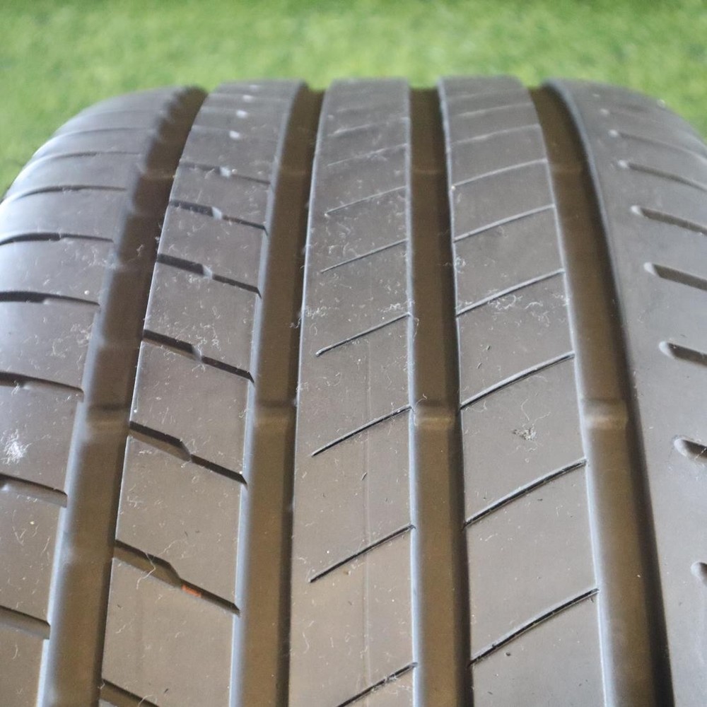 275 40 20 Bridgestone Alenza 001 Run Flat 90% Tread 8/32 106W #26885
