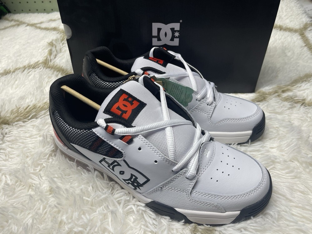 *NIB* DC Shoes Men's Size 9.5 Versatile Skate Trainers White/Black/Red MSRP$95